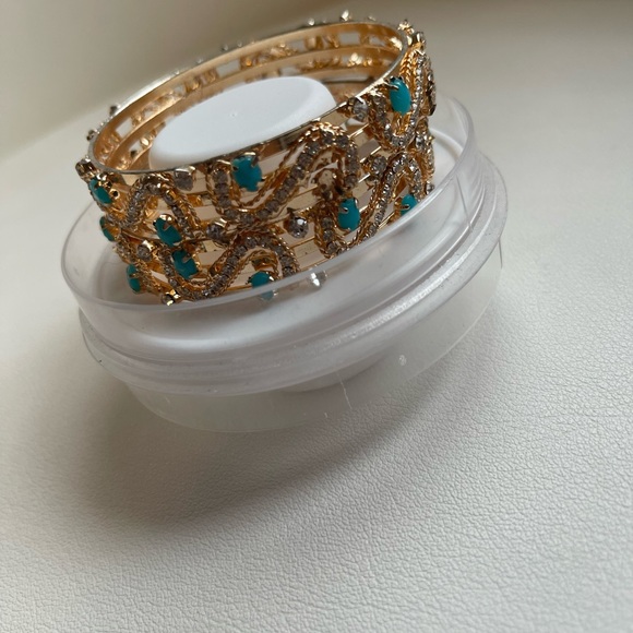 2 piece beautiful bangles - Picture 2 of 2